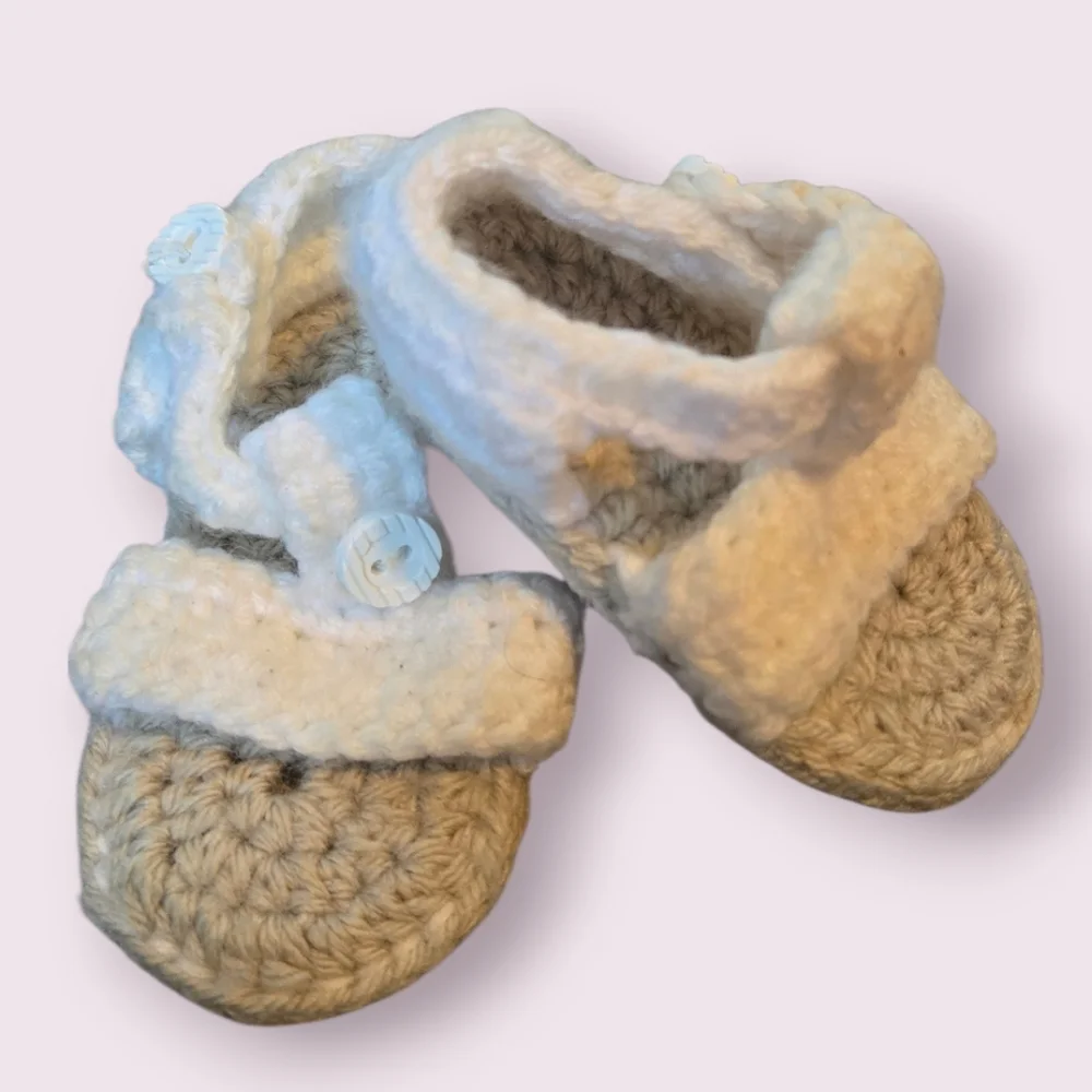Handmade Adorable Knit Baby Slippers - White and Tan